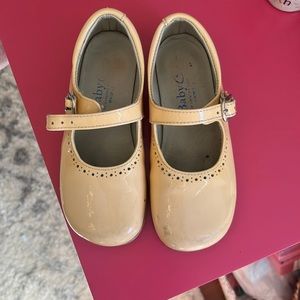 Patent leather shoes